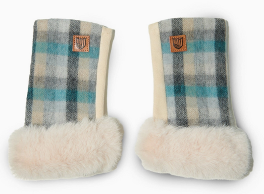 Lambswool Mittens by Islander UK