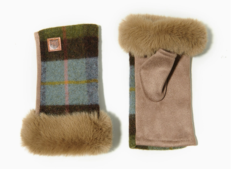 Lambswool Mittens by Islander UK