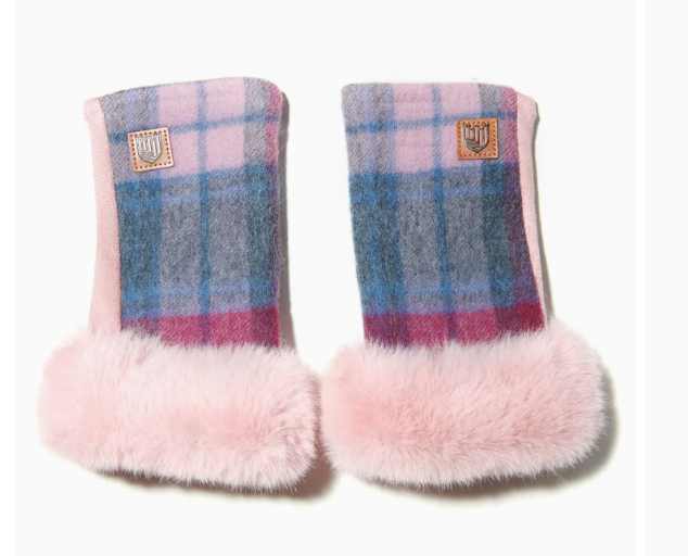 Lambswool Mittens by Islander UK