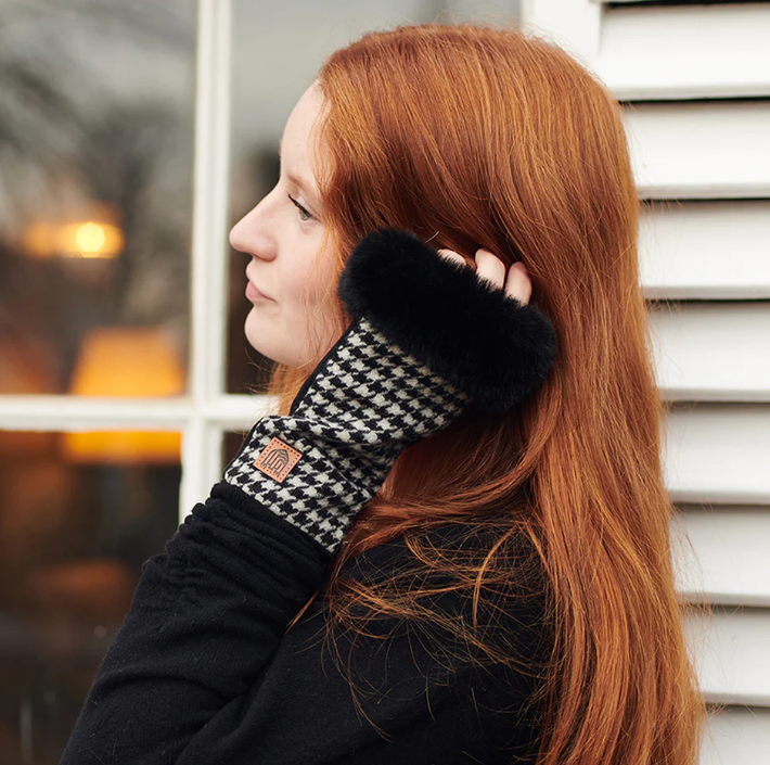 Lambswool Mittens by Islander UK