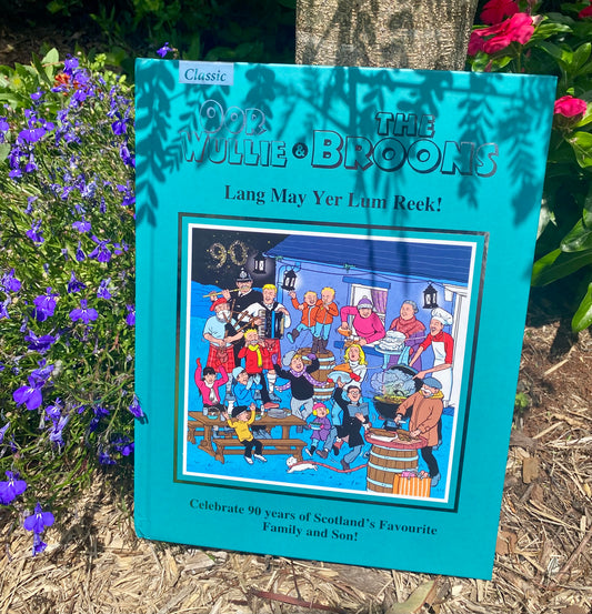 Oor Wullie & The Broons Gift Book 2026